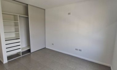 DEPTO DE CATEGORIA 2 DORM. 2 BAÑOS EN MILENICA IV
