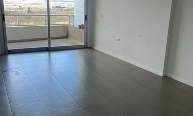 DEPTO DE CATEGORIA 2 DORM. 2 BAÑOS EN MILENICA IV