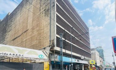 SE VENDE COCHERA BARRIO CENTRO CALLE TUCUMAN