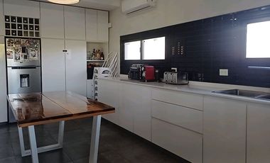 VENTA CASA 4 AMBIENTES ESCRITORIO PISCINA PILAR