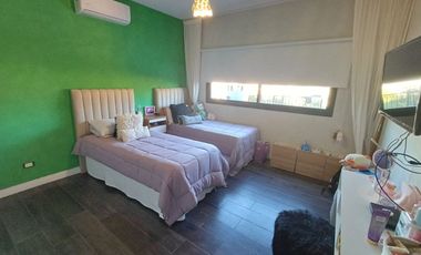 VENTA CASA 4 AMBIENTES ESCRITORIO PISCINA PILAR