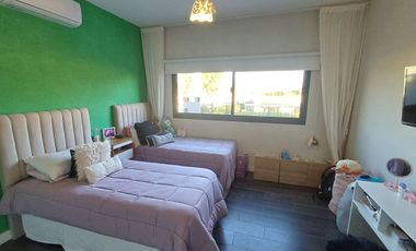 VENTA CASA 4 AMBIENTES ESCRITORIO PISCINA PILAR