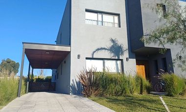 VENTA CASA 4 AMBIENTES ESCRITORIO PISCINA PILAR