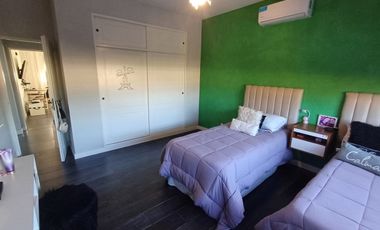 VENTA CASA 4 AMBIENTES ESCRITORIO PISCINA PILAR