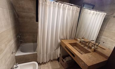 VENTA CASA 4 AMBIENTES ESCRITORIO PISCINA PILAR