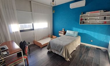 VENTA CASA 4 AMBIENTES ESCRITORIO PISCINA PILAR