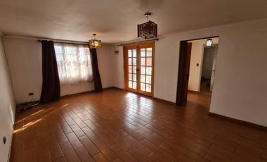 CASA EN VENTA QUINTA NORMAL DE 3 DORMITORIOS