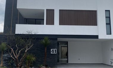 ESTRENA YA !! ESPECTACULAR CASA CON REC ABAJO Y VESTIDOR EN PARQUE CHIAPAS