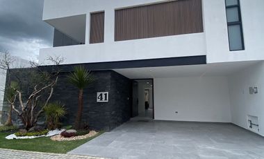 ESTRENA YA !! ESPECTACULAR CASA CON REC ABAJO Y VESTIDOR EN PARQUE CHIAPAS