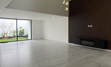 ESTRENA YA !! ESPECTACULAR CASA CON REC ABAJO Y VESTIDOR EN PARQUE CHIAPAS