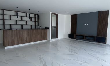ESPECTACULAR CASA EN VENTA CON EXCELENTES ACABADOS EN PARQUE CHIAPAS, LOMAS