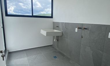 ESPECTACULAR CASA EN VENTA CON EXCELENTES ACABADOS EN PARQUE CHIAPAS, LOMAS