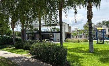 Casa en venta en Jardines de Santa anita, ZOI residencial, Tlajomulco de zuñiga