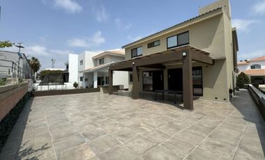 HERMOSA CASA EN CLUB REAL