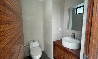 CASA EN LAGO ESMERALDA