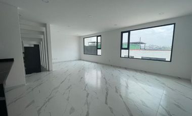 CASA EN LAGO ESMERALDA