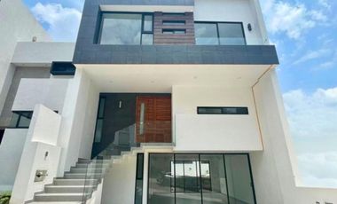 CASA EN LAGO ESMERALDA