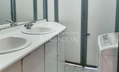 Local Comercial en Venta en Plaza Eusebio Lillo/ a dos calles de estación de Metro