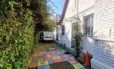 Local Comercial en Venta en Plaza Eusebio Lillo/ a dos calles de estación de Metro