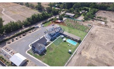 ¡Casa de Campo de Ensueño en Paine, Renta Ahora!