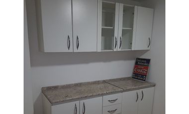 Casa Amplia En Barrio Residencial Metro Bilbao