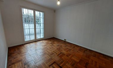 Casa Amplia En Barrio Residencial Metro Bilbao