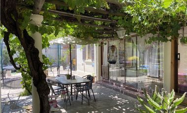 Venta, Estupenda casa con espacios muy amplios en general, piscina temperada