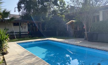 Venta, Estupenda casa con espacios muy amplios en general, piscina temperada