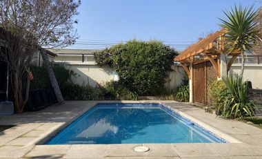 Venta, Estupenda casa con espacios muy amplios en general, piscina temperada