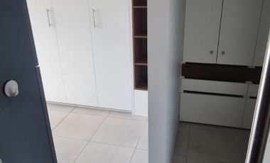 SE ARRIENDA 1 AMBIENTE REÑACA NORTE / EDMUNDO ELUCHANDS