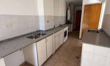 SE ALQUILA ENORME OFICINA EN CORAZÓN DE NUEVA CÓRDOBA !!!!