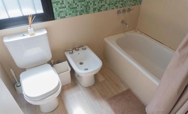 Casa 5 ambientes en alquiler, en Martínez
