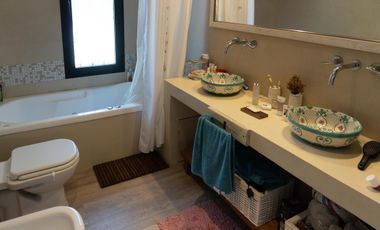 Casa 5 ambientes en alquiler, en Martínez