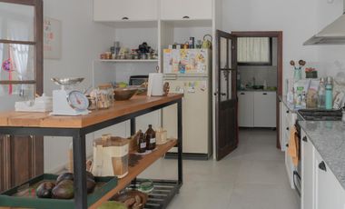 Casa 5 ambientes en alquiler, en Martínez