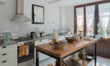 Casa 5 ambientes en alquiler, en Martínez