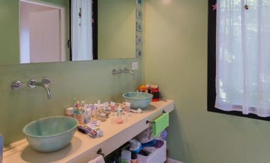 Casa 5 ambientes en alquiler, en Martínez