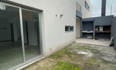 Casa 4 ambientes en venta en Ituzaingo