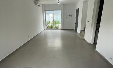 Casa 4 ambientes en venta en Ituzaingo