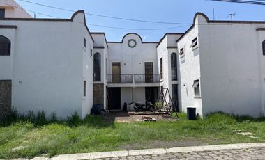 Dos casas duplex en condominio en venta en la Carcaña, Puebla.