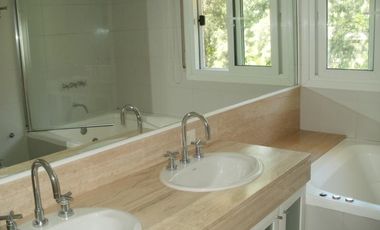 En alquiler, excelente dormy en bahia del sol, 3 dormitorios, playroom, amarra y 2 cocheras