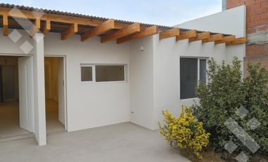 Alquiler Complejo de Casa   2 Departamentos amoblado -Nivel Gerencial - San Patricio Del Chañar
