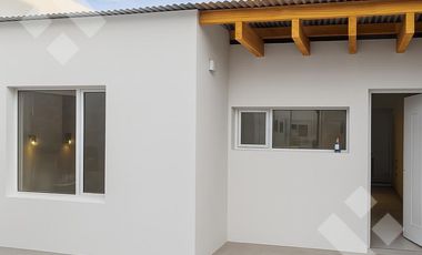 Alquiler Complejo de Casa   2 Departamentos amoblado -Nivel Gerencial - San Patricio Del Chañar