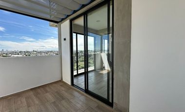 Departamento con Terraza y Casa Club en Renta en Cluster Alcumbre
