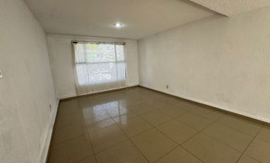 CASA EN RENTA EN CD. SATÉLITE, NAUCALPAN, EDO. MÉXICO