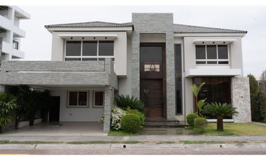 Samborondón Isla Mocolí, Casa Amoblada, 485m2, 4 dormitorios