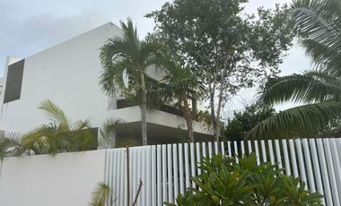 Casa en Renta en Lagos del Sol con o sin muebles