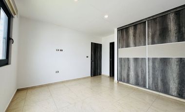 CASA EN VENTA EN QUERÉTARO, ZIBATÁ, TRES CONTROLES DE ACCESO