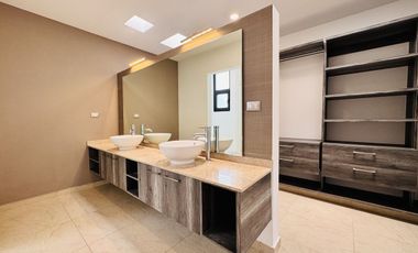 CASA EN VENTA EN QUERÉTARO, ZIBATÁ, TRES CONTROLES DE ACCESO