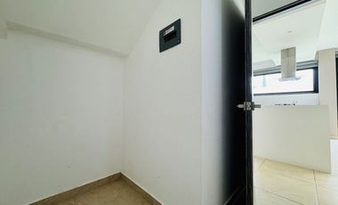 CASA EN VENTA EN QUERÉTARO, ZIBATÁ, TRES CONTROLES DE ACCESO