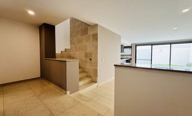 CASA EN VENTA EN QUERÉTARO, ZIBATÁ, TRES CONTROLES DE ACCESO